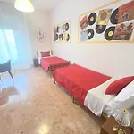 La Lirica Home